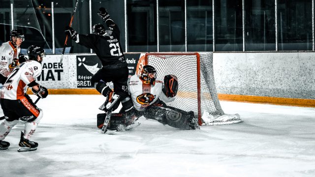 16/01/24 - D1-J17 - BREST-MORZINE (4-3) - © BY CURVES