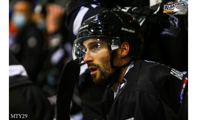 MATHIEU GAGNON DEVIENT À LA FOIS DÉFENSEUR ET COACH DES ALBATROS