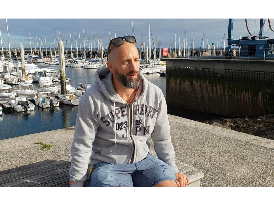 UN COACH DANS LE VENT